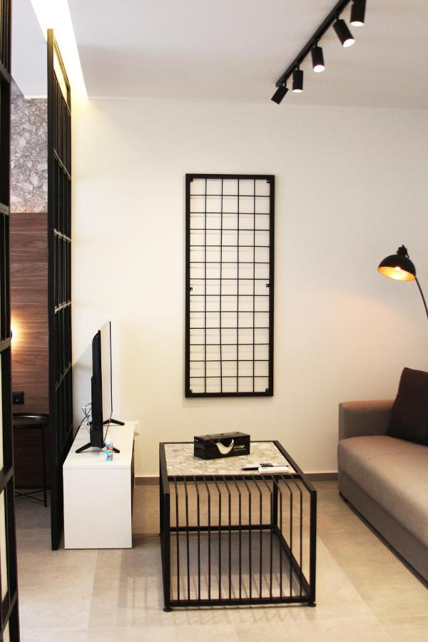 אתונה K58 Luxury Apartment Monastiraki Metro Station Acropolis Jacuzzi מראה חיצוני תמונה