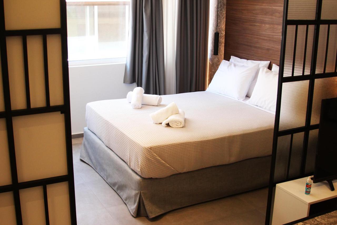אתונה K58 Luxury Apartment Monastiraki Metro Station Acropolis Jacuzzi מראה חיצוני תמונה