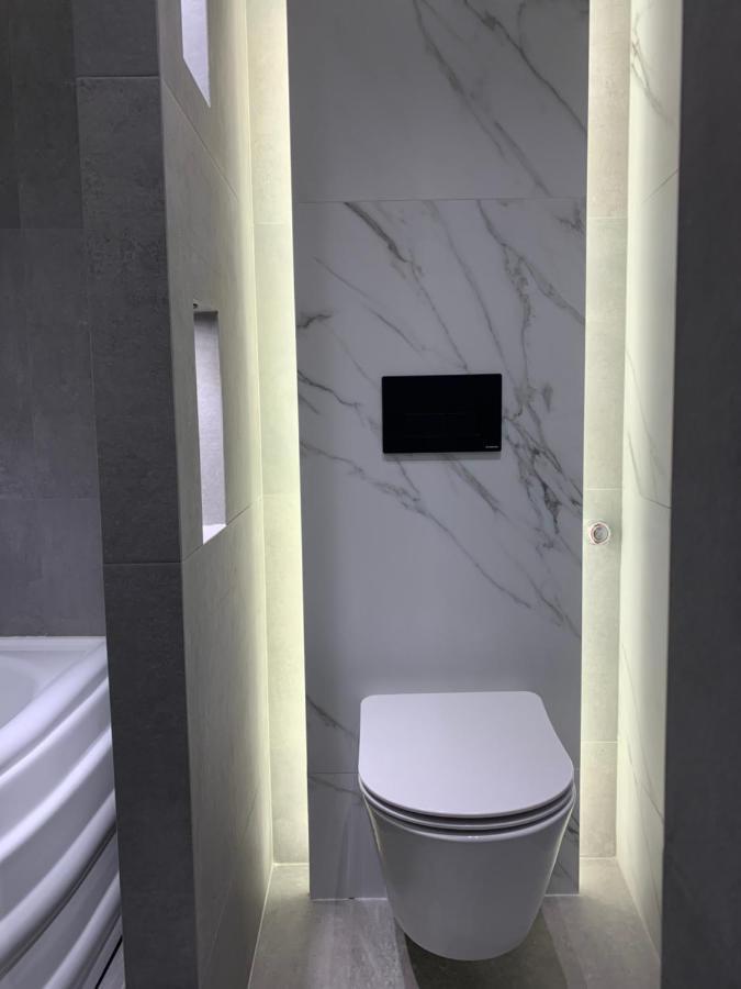 אתונה K58 Luxury Apartment Monastiraki Metro Station Acropolis Jacuzzi מראה חיצוני תמונה